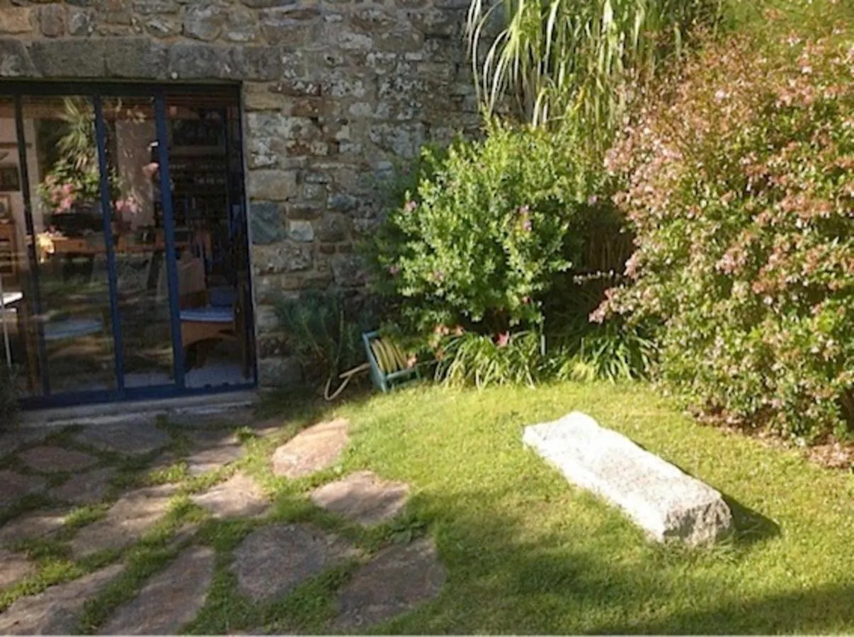 Idyllisches Haus In Treberon - Fussweg Zum Meer كروزون